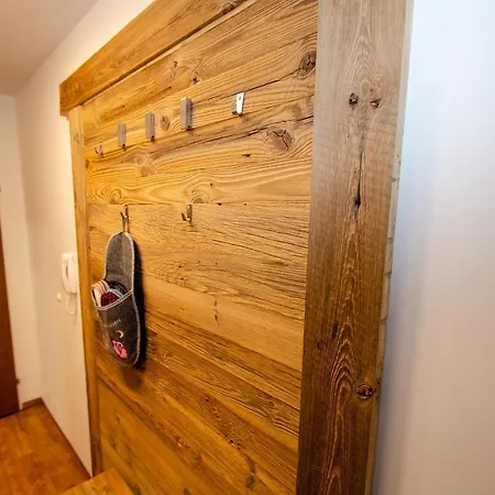 Penthouse Eightyone Incl Summer Card By In One דירה